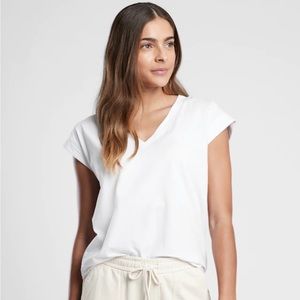 Athleta adventure tee